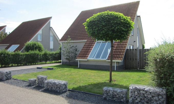 Scharendijke House | Newly renovated 5 * holiday home in the holiday park Zeeland Village Scharendijke - sauna