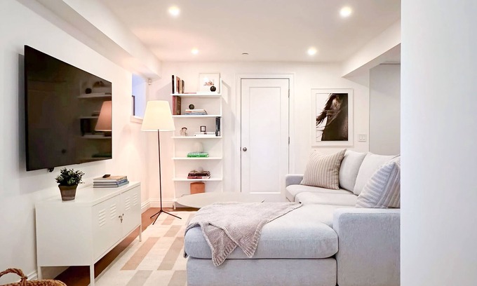 Tarrytown Apartment | Newly Renovated Cozy 2 Bedroom Apartment with 3 min walk to Main Street