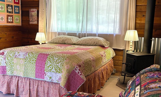 Mazama Apartment | Newly Renovated Dog friendly Studio Nestled At the Base of the North Cascades!