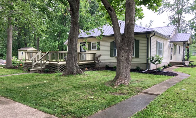 Benton House | Newly renovated living room