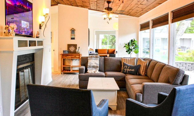 Huron House | Newly Renovated! Old Homestead Beach Home