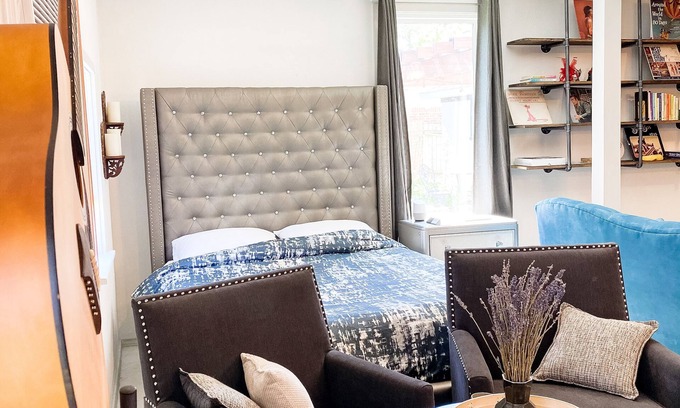 Pearland House | Newly Renovated Texas Style Studio