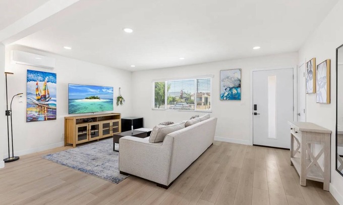Rowland Heights House | Newly Renovated Next to Park 20min to Disney