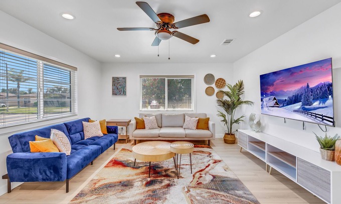 Ontario House | Newly Revamped Oasis: Ultimate Pool Getaway close to Disney