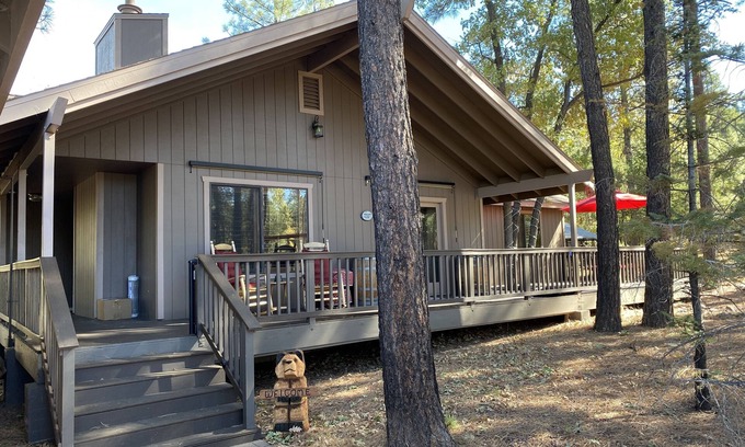 Strawberry Cabin | Newly updated cabin under the tall pines 🌲 Uncle Buck’s Cabin 🦌