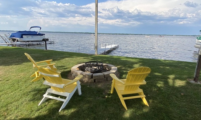 Prudenville House | Newly updated Lakefront Houghton Lake home - close to popular sandbar.