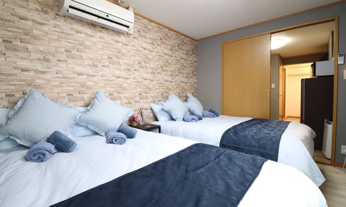 Naniwa Apartment | *Next to Daikokucho Sta*JR Imamiya Sta 9 Mins Walk*One Sta to Namba*2BR *6 PAX*