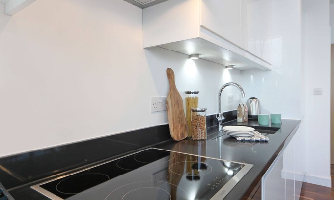 Harrow Apartment | Next to the tube station and Northwick Park Hospital