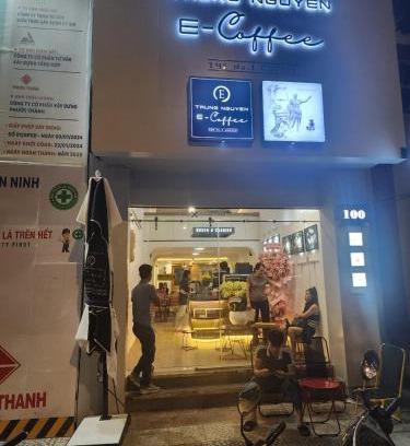 District 1 House | NHÀ NGHỈ Kết hợp COFFE E TRUNG NGUYÊN