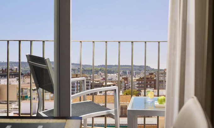 La Maternitat i Sant Ramon Hotel | NH Barcelona Stadium