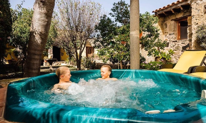 Moya House | Nice and cosy house with garden and jacuzzi