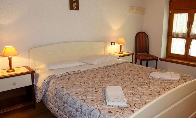 Calceranica al Lago Apartment | Nice apartment for 4 people with TV, patio, pets allowed and parking