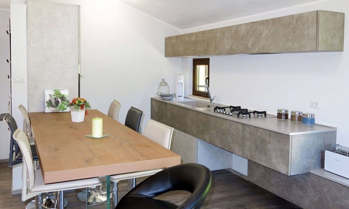 Cologna Spiaggia Villa | Nice apartment in villa with pool, WIFI, hot tub, A/C, TV, patio, pets allowed and panoramic view