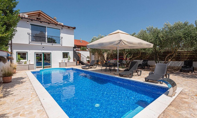 Sibenik Apartment | Nice apartment in Dubrava kod Sibenika