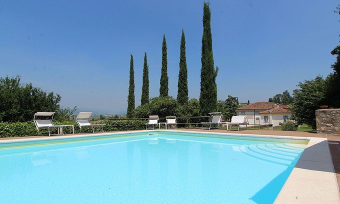 Colognola ai Colli Apartment | Nice apartment for 8 guests with A/C, WIFI, pool and TV, close to Verona