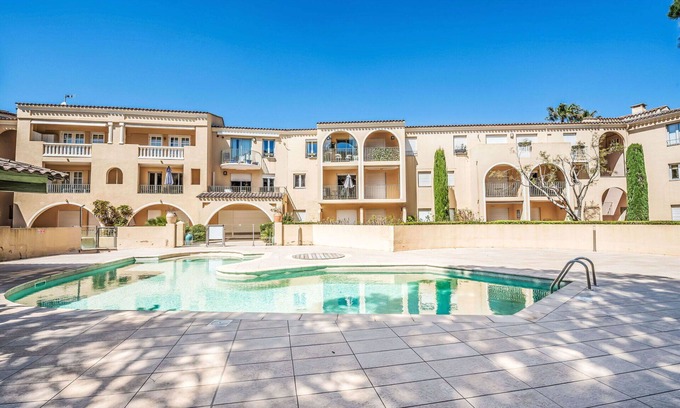 Cote d'Azur- French Riviera Apartment | Nice apartment for 4 guests with pool, WIFI, A/C, TV and balcony