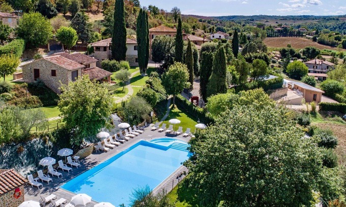 Popoltaio-Schiacciato Villa | Nice apartment in villa for 8 people with pool, A/C, WIFI, TV and patio