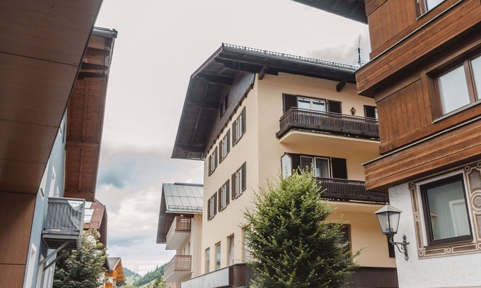 Bad Hofgastein Apartment | Nice apartment for 5 people with WIFI, TV, balcony and parking