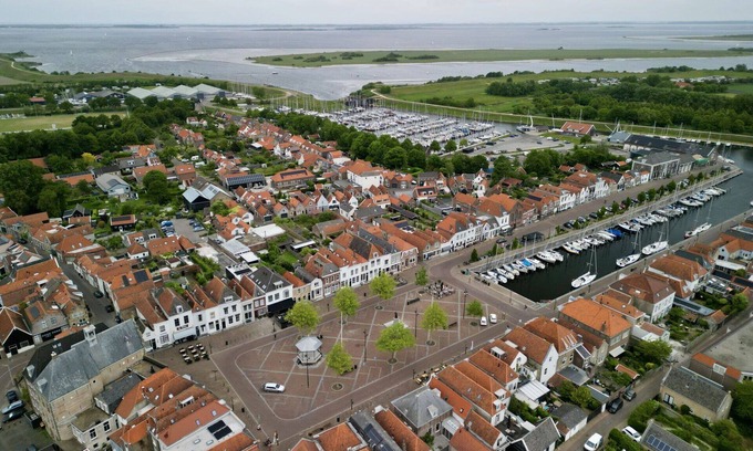 Brouwershaven Apartment | Nice apartment for 2 people with A/C, WIFI and TV