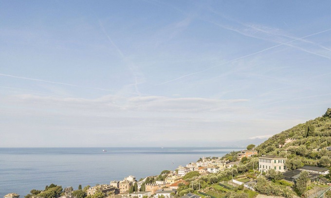 Poggio Favaro-San Bernardo Apartment | Nice apartment for 5 guests with WIFI, TV, terrace, pets allowed and panoramic view, close to Ge.