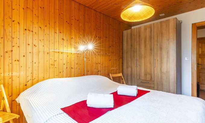 Champery Apartment | Nice apartment for 4 people with WIFI, TV, balcony and panoramic view