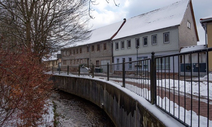 Suhl Apartment | Nice apartment for 4 guests with WIFI, TV, patio, pets allowed and parking