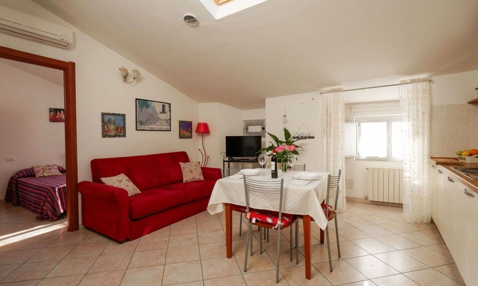 Follonica Apartment | Nice apartment for 4 people with A/C, WIFI, TV and pets allowed