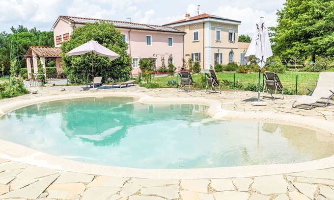 Fucecchio Apartment | Nice apartment for 4 people with A/C, pool, WIFI, balcony and pets allowed
