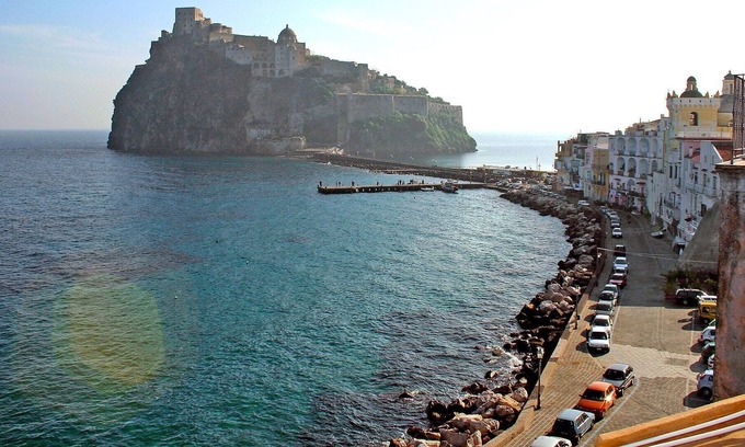 Ischia Porto Apartment | Nice apartment for 4 people with WIFI, A/C, TV and terrace