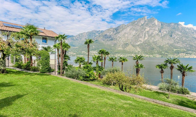 Claino Con Osteno Apartment | Nice apartment for 4 people with WIFI, TV and balcony