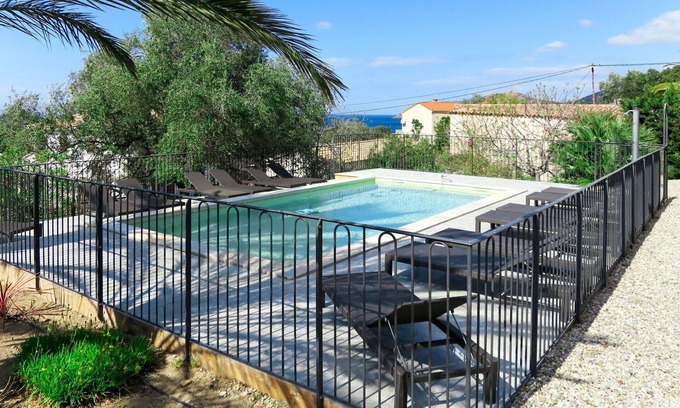 Galeria Apartment | Nice apartment for 5 people with WIFI, pool, A/C, TV, terrace and parking