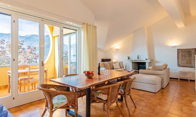 Lierna Apartment | Nice apartment for 6 people with WIFI, pool, TV and balcony