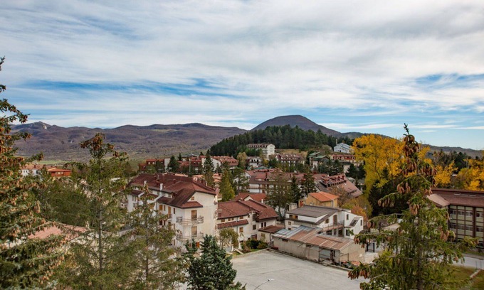 Rivisondoli Apartment | Nice apartment for 4 people with balcony and pets allowed