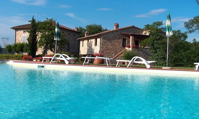 Casole d'Elsa House | Nice apartment in villa for 2 people with pool, WIFI, TV, patio and panoramic view