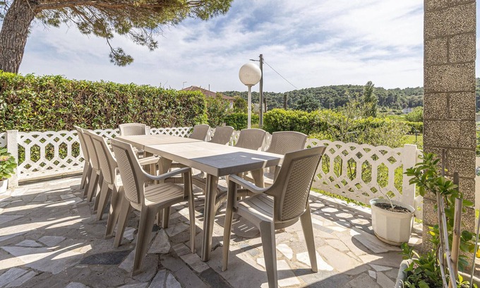 Suha Punta Apartment | Nice apartment in Kampor with WiFi