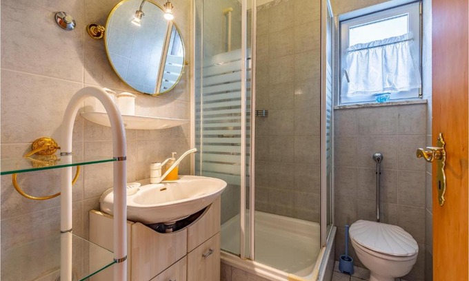 Liznjan Apartment | Nice apartment in Liznjan with