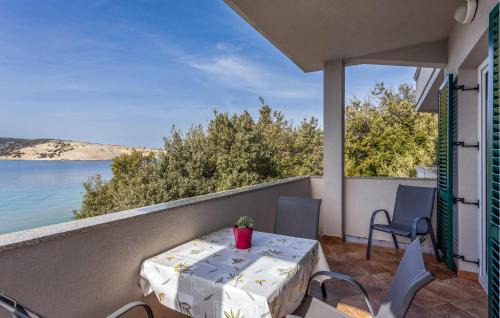 Lopar Apartment | Nice Apartment In Lopar