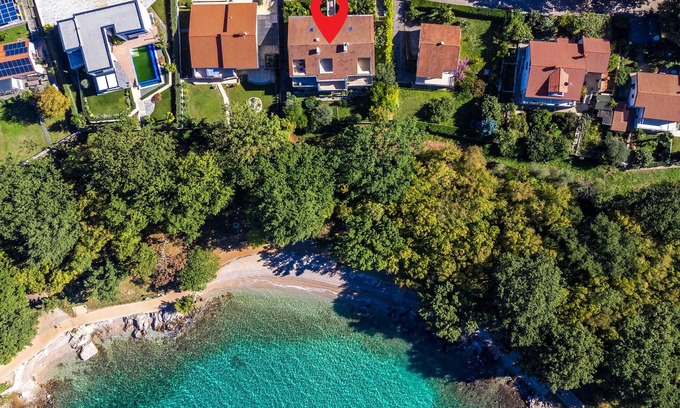 Njivice Apartment | Nice apartment in Njivice with WiFi