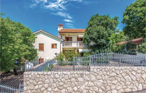 Povile Apartment | Nice Apartment In Povile With Wifi
