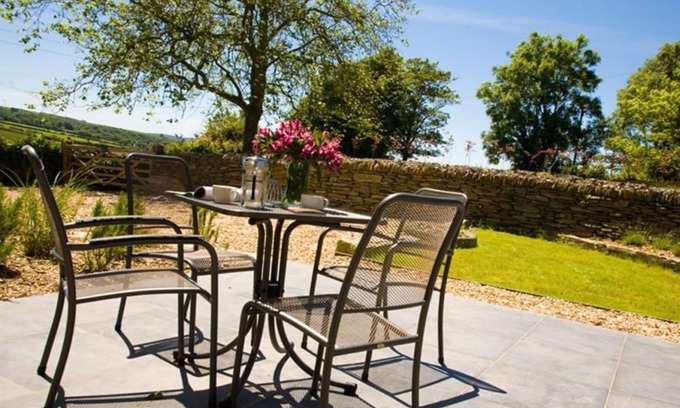 Trelil Villa | Nice apartment in villa for 4 people with WIFI, TV, patio and parking