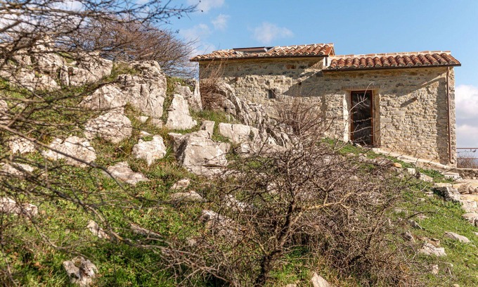 Arcidosso House | Nice apartment in villa for 2 people with patio and pets allowed