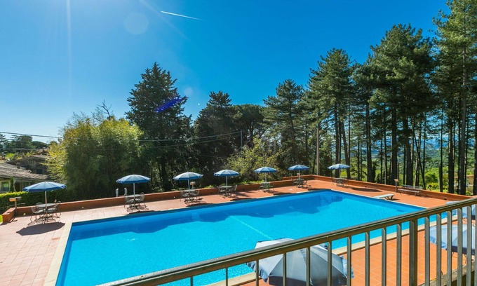 San Vivaldo Villa | Nice apartment in villa for 4 people with pool, WIFI, TV, terrace, pets allowed and panoramic view