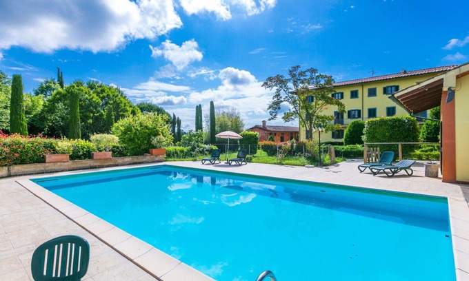 Fucecchio Villa | Nice apartment in villa for 10 guests with A/C, WIFI, hot tub, private pool, TV and pets allowed