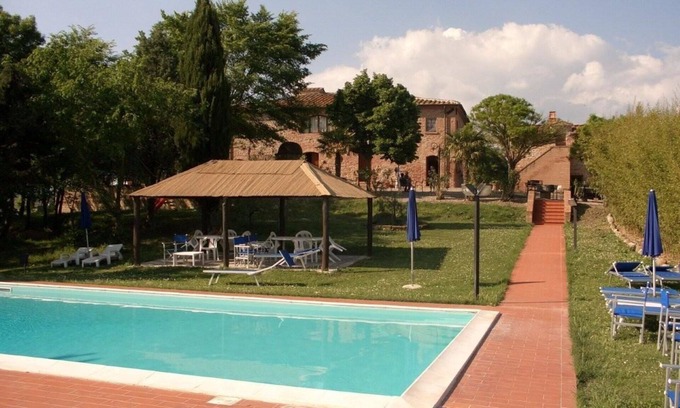 Peccioli Villa | Nice apartment in villa for 4 guests with WIFI, pool and panoramic view