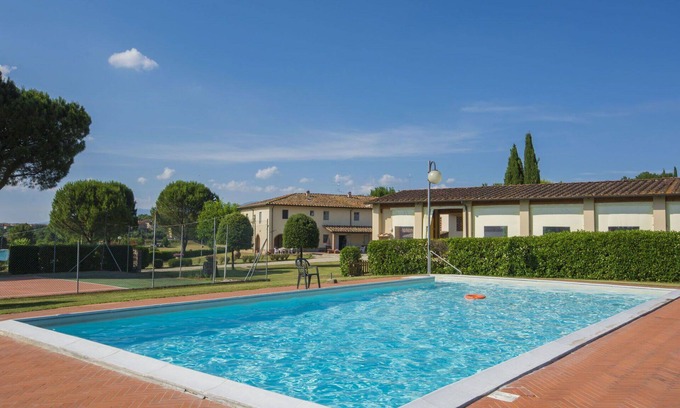 Bucine Villa | Nice apartment in villa for 7 people with WIFI, pool, TV and pets allowed