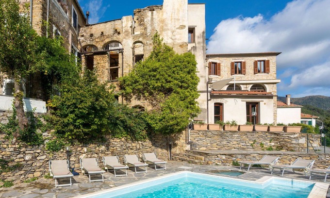 Novelli Apartment | Nice apartment for 6 guests with pool, WIFI, patio, pets allowed and panoramic view