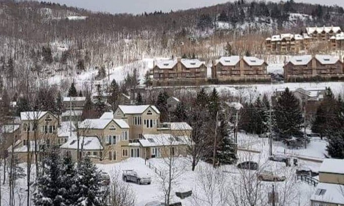 Mont-Tremblant Condo | *NICE & COZY *TREMBLANT PEDESTRIAN VILLAGE*SKI IN/SKI OUT*WIFI*PARKING