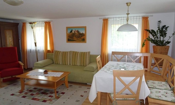 Bad Kissingen Apartment | Nice flat in Garitz with garden and terrace