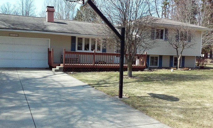 Granger House | Nice home 4 Mi from the stadium and close to mall