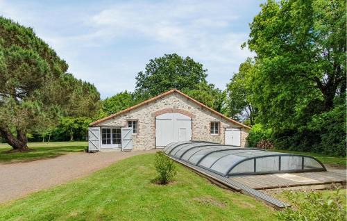 La Boissiere-des-Landes House | Nice Home In La Boissière Des Lande